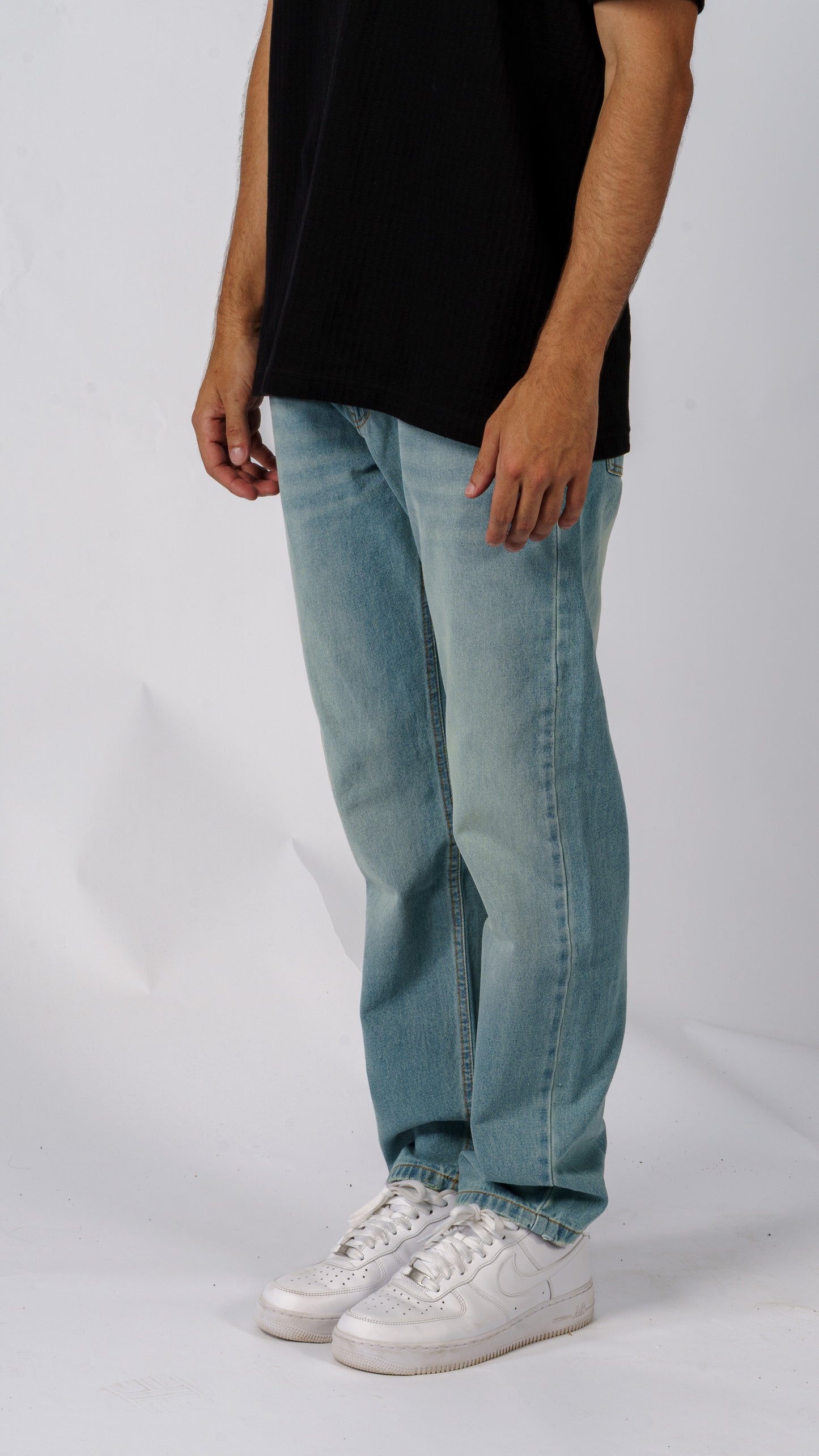 STRAIGHT FIT BLUE DENIM