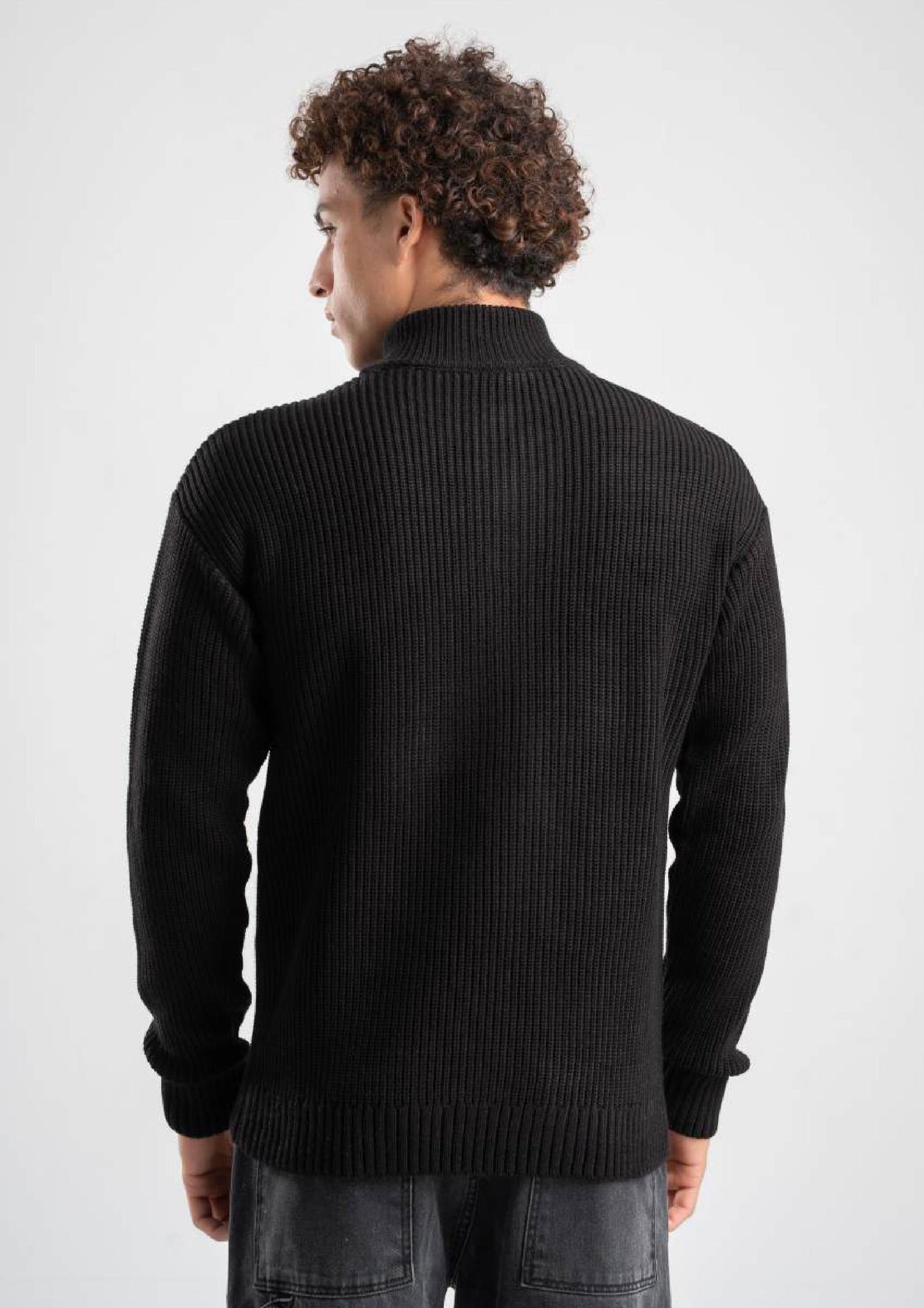 BLACK QUARTER ZIP LONG-SLEEVE