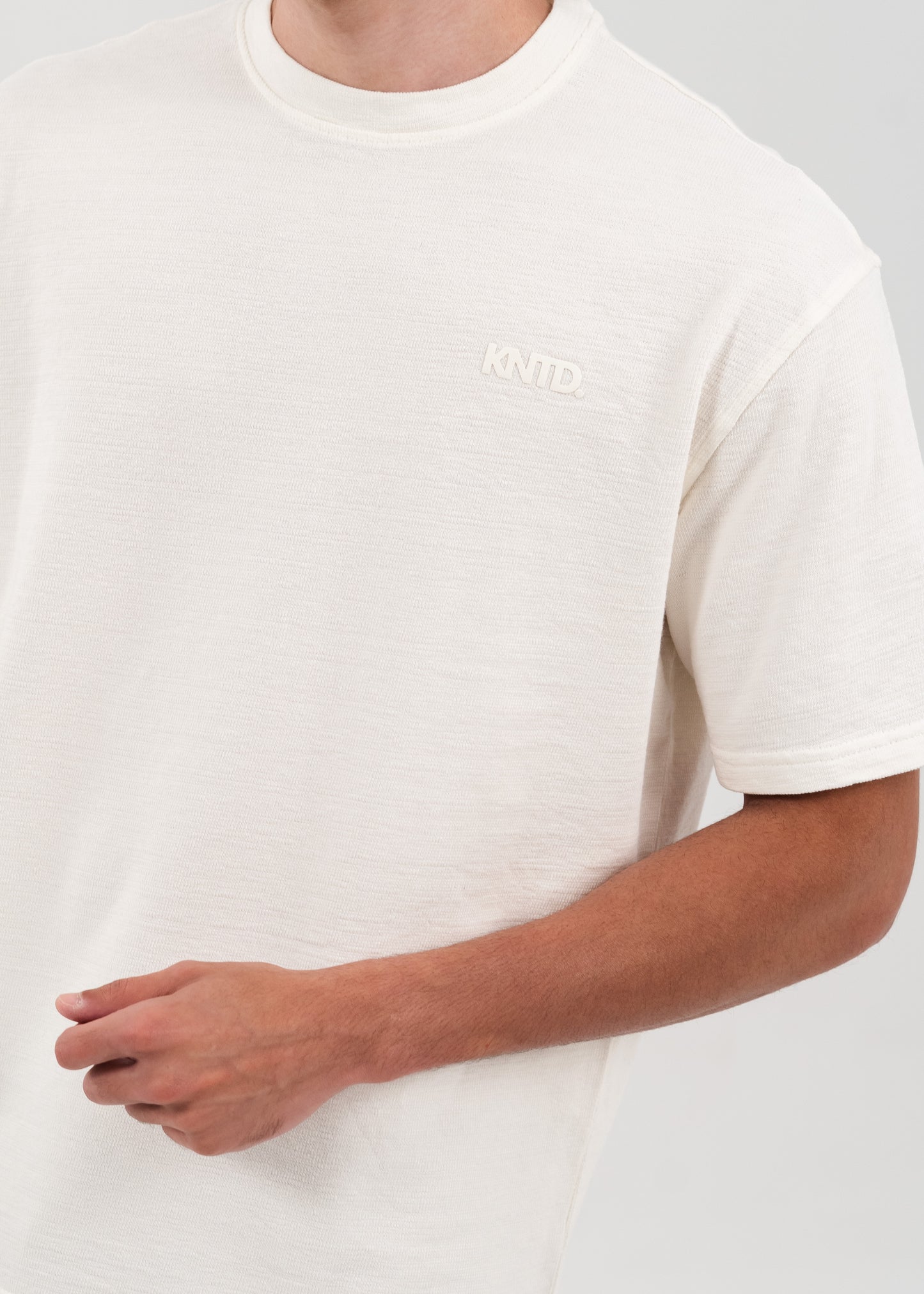 KNTD TEXTURED BASIC T-SHIRT- White