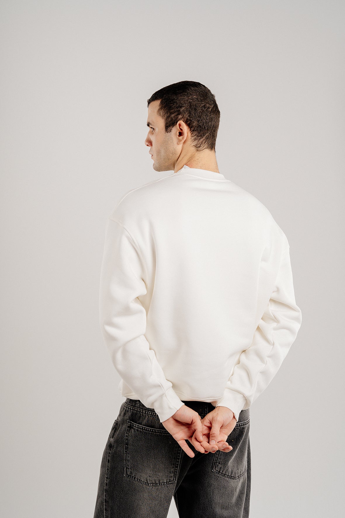 WHITE CREW NECK