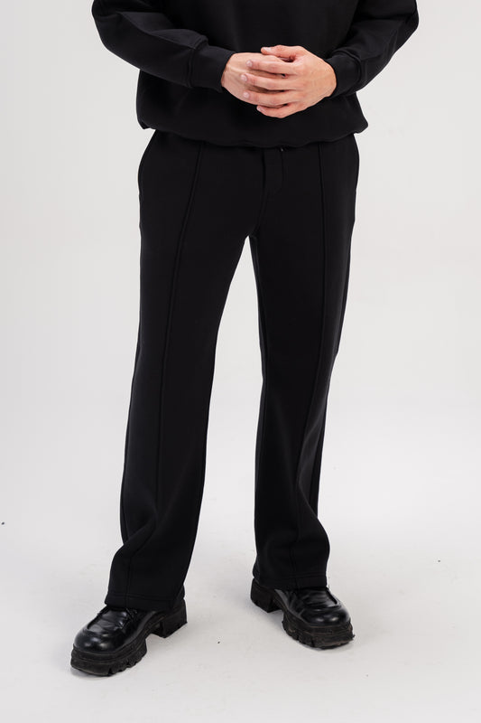 Straight Leg Sweatpants in Black