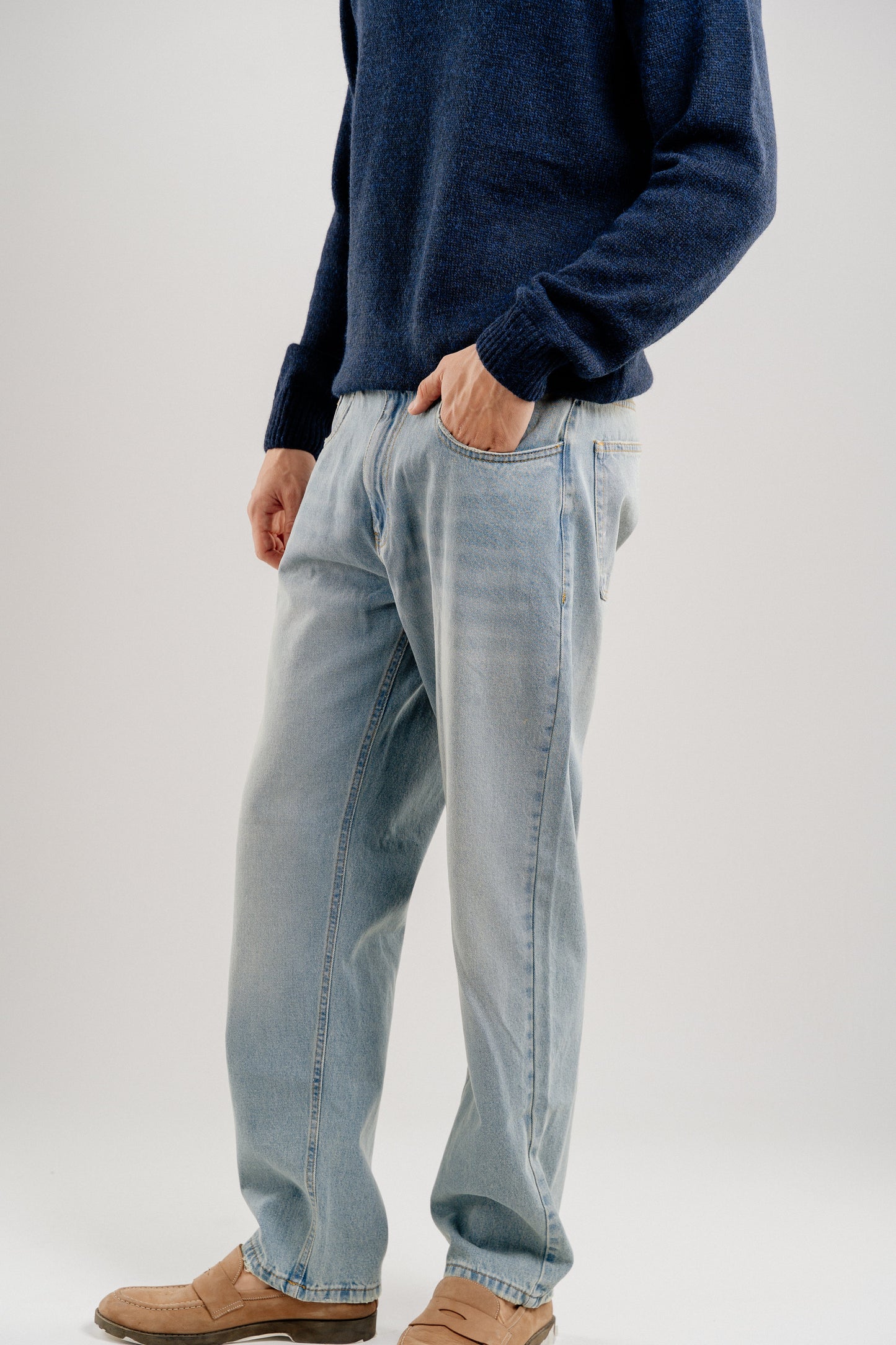 STRAIGHT FIT BLUE DENIM JEANS