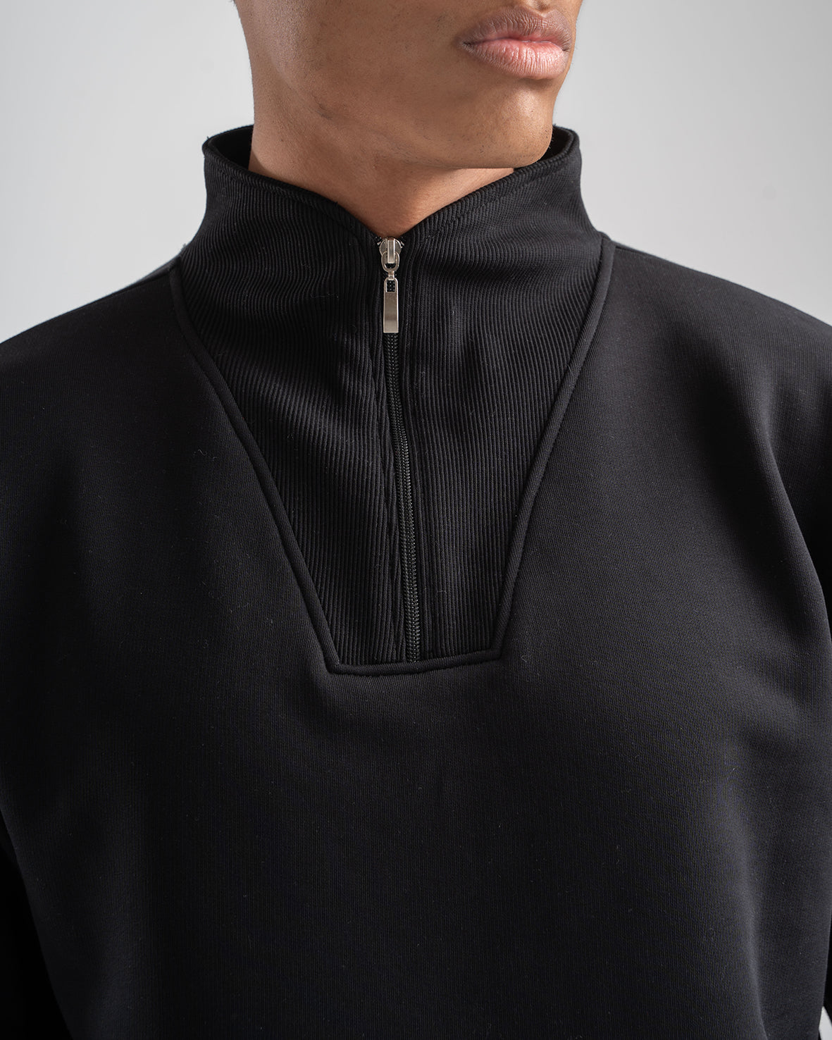 BLACK QUARTER-ZIP