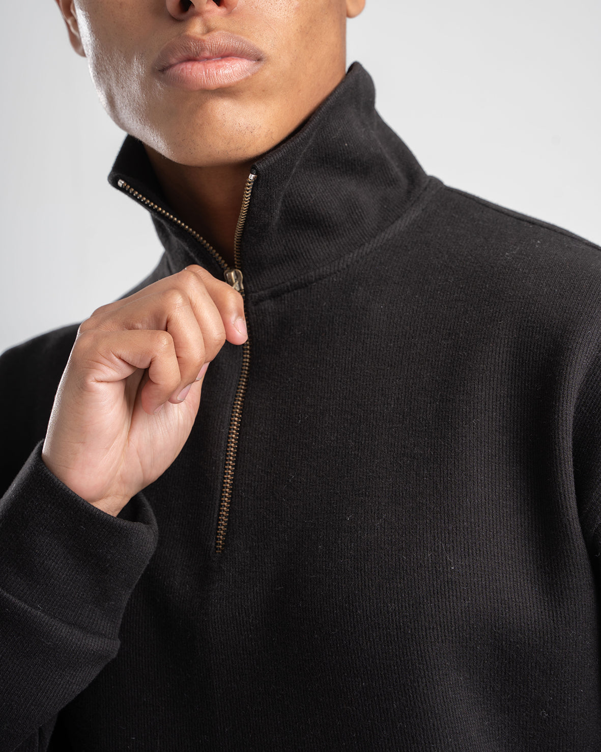 STRAIGHT FIT BLACK QUARTER-ZIP CASHMERE