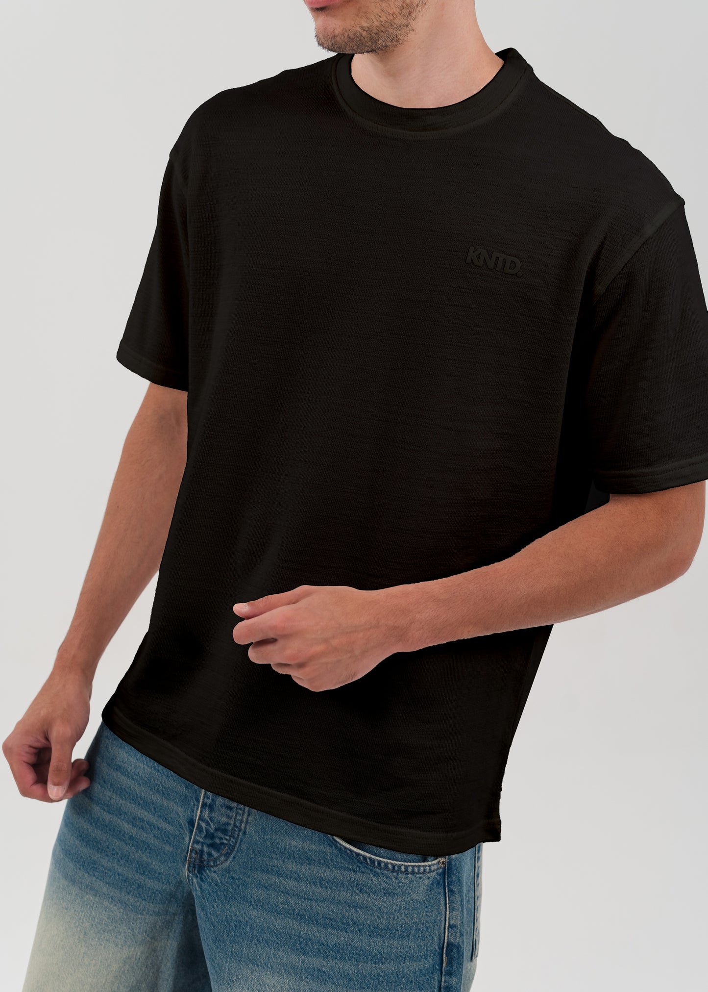 KNTD TEXTURED BASIC T-SHIRT-Black