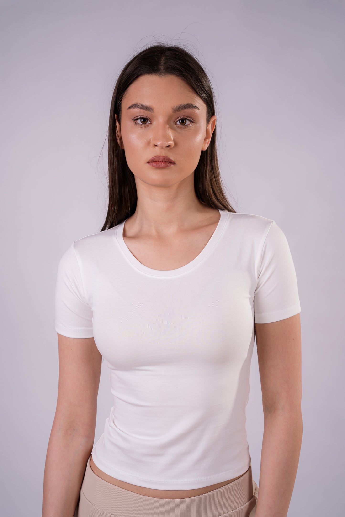 WHITE U-SHAPED SHORT SLEEVE