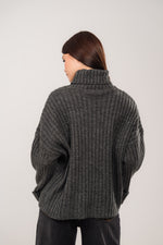 Ribbed Turtleneck Sweater In Grey