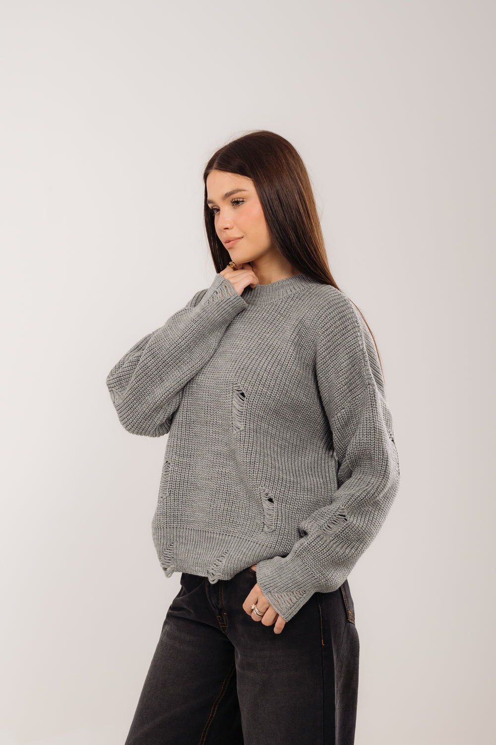 distressed knit sweater In Grey
