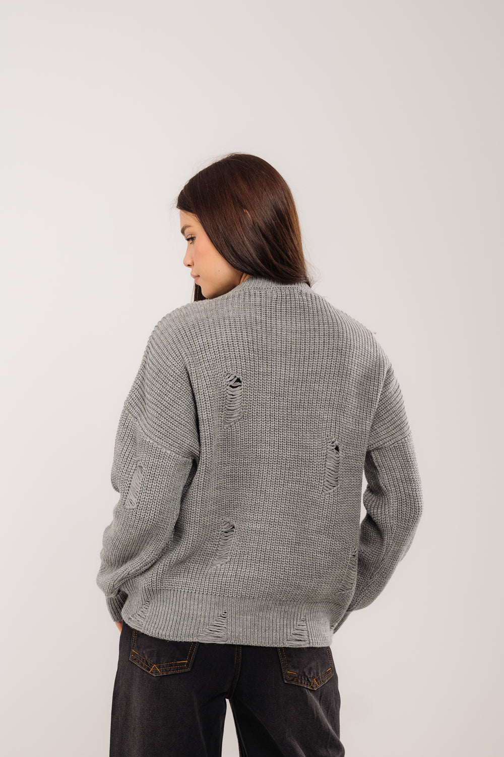 distressed knit sweater In Grey