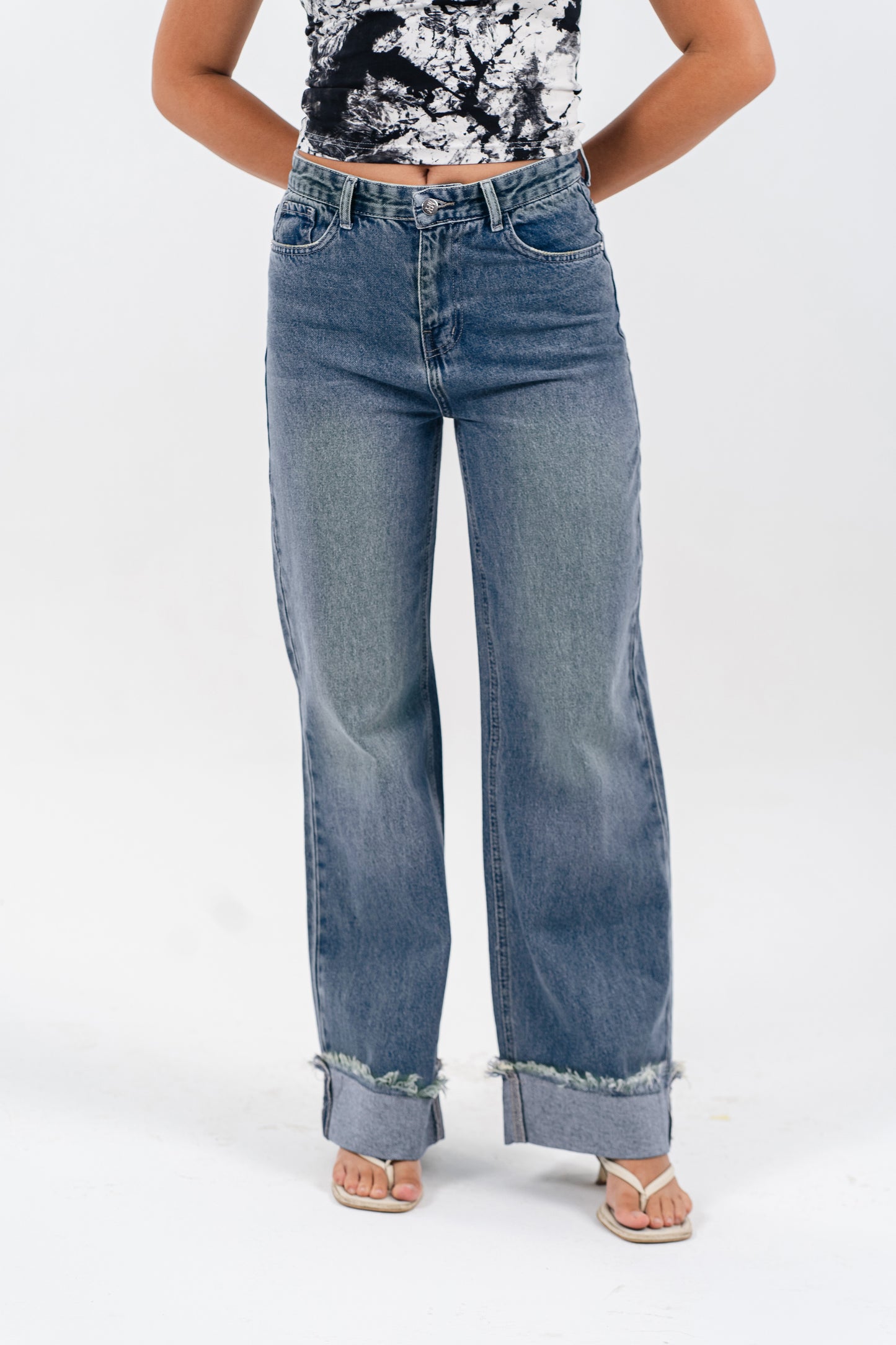 Women's wide leg Dark Blue jeans with ripped hem