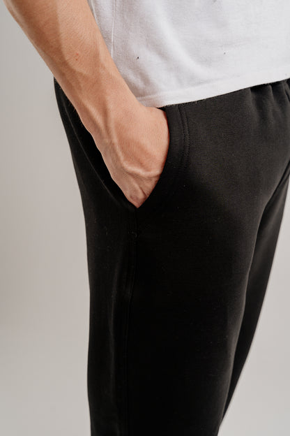 BLACK STRAIGHT LEG SWEATPANTS