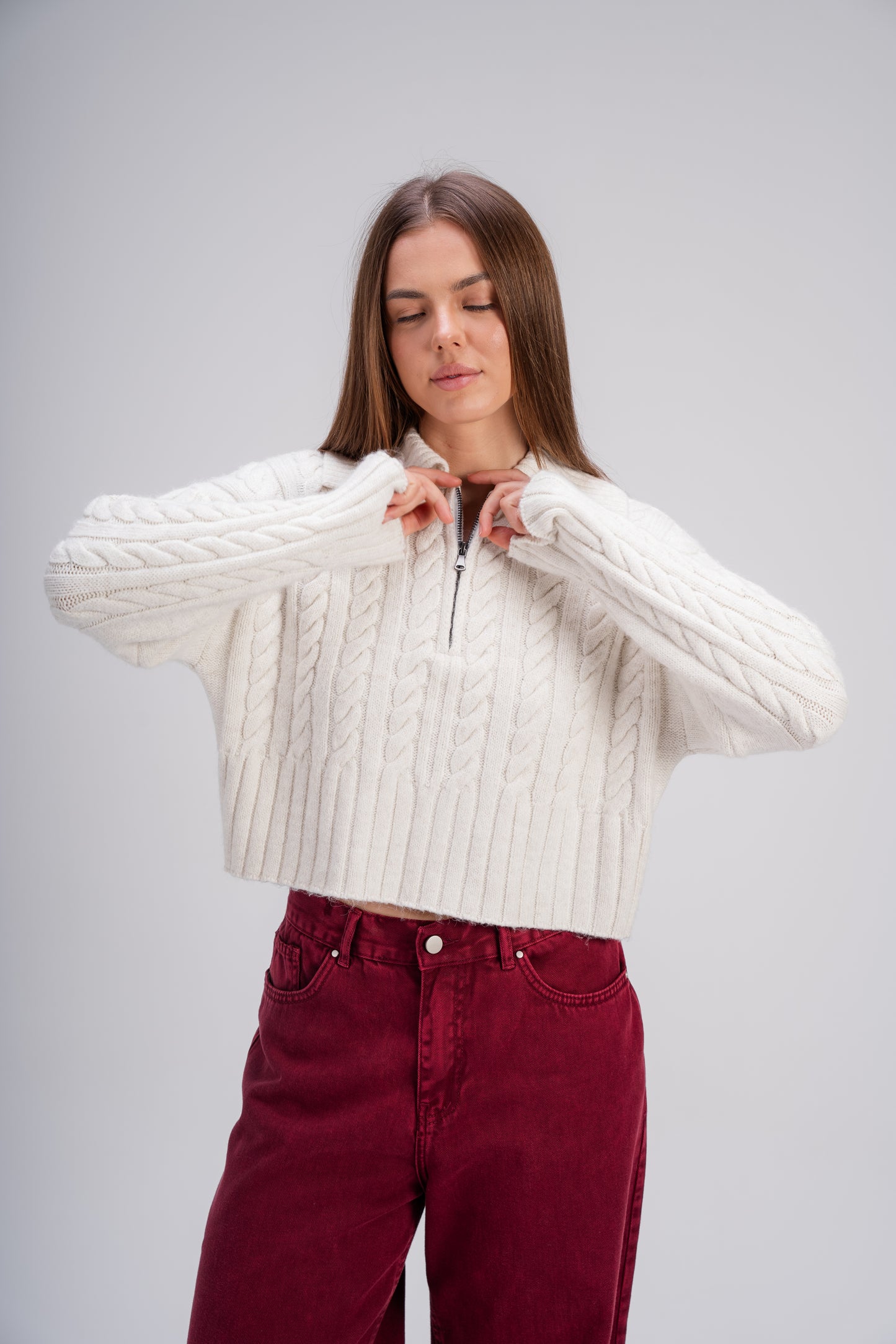 White Ribbed Knit Zipper Sweater