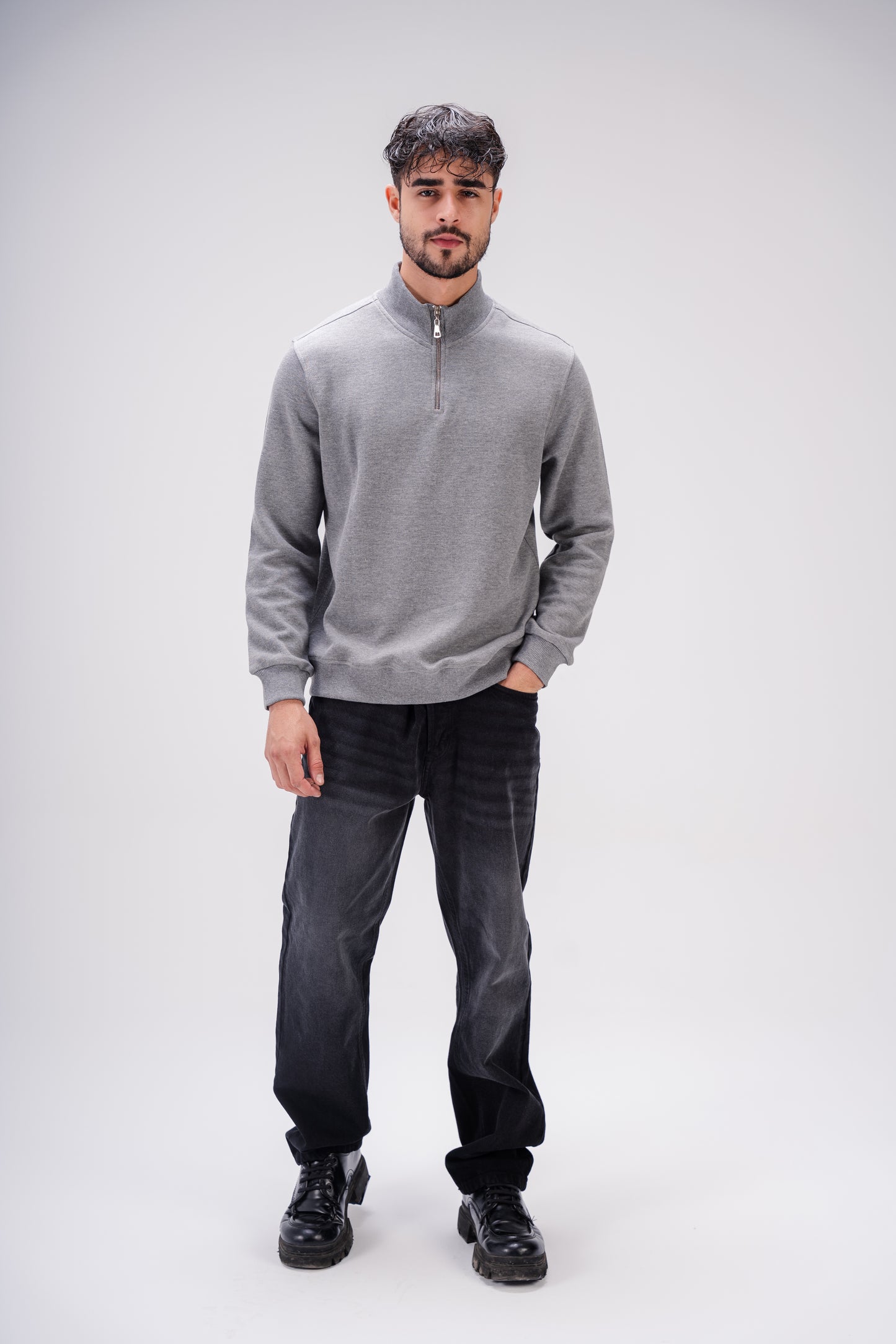 Relaxed-Fit Jeans in Black