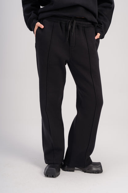 Straight Leg Sweatpants in Black
