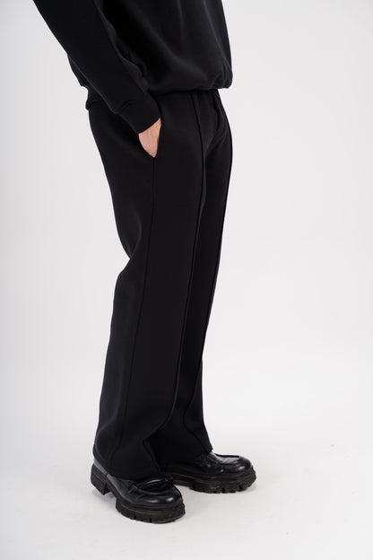 Straight Leg Sweatpants in Black