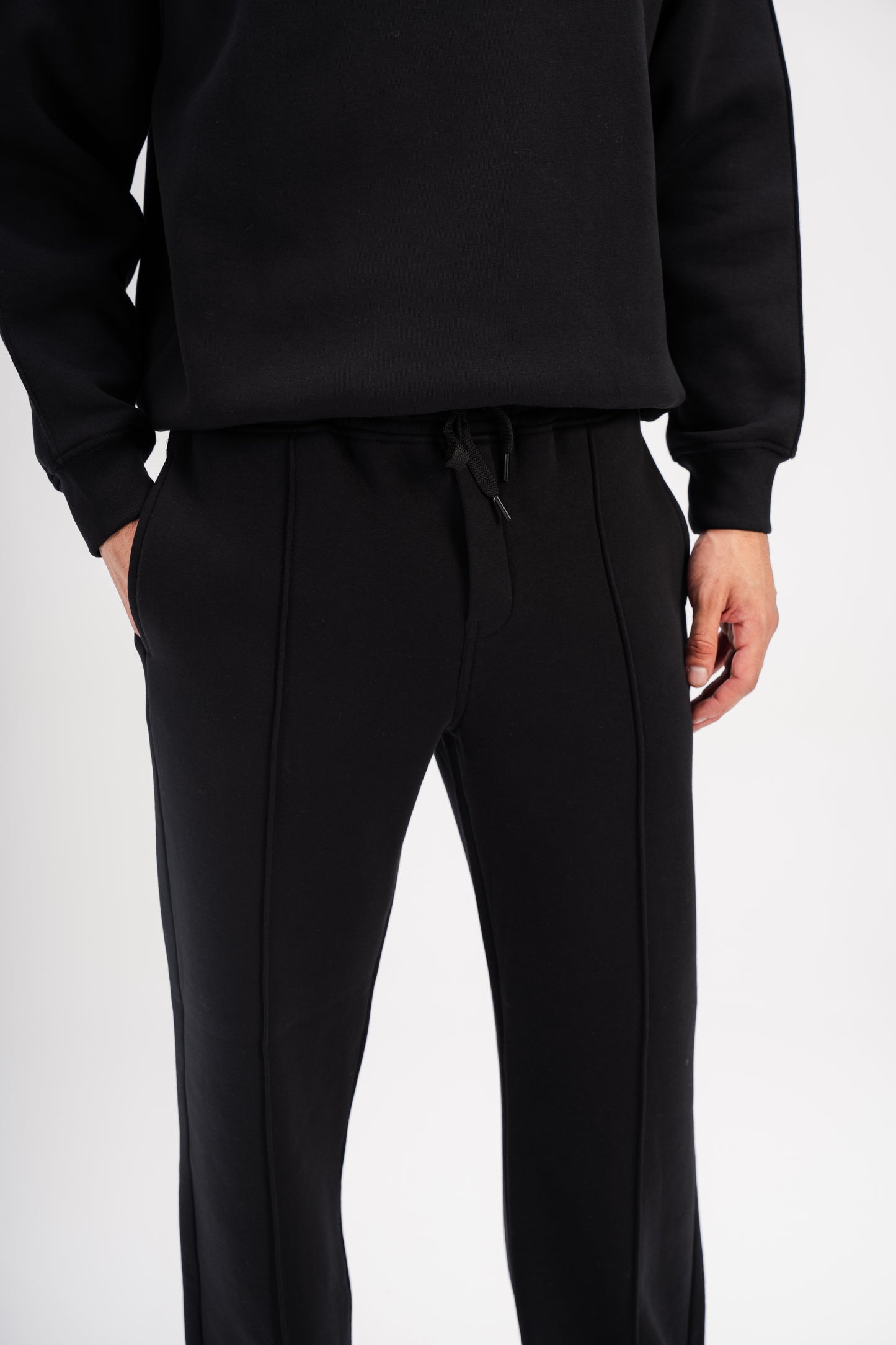 Straight Leg Sweatpants in Black