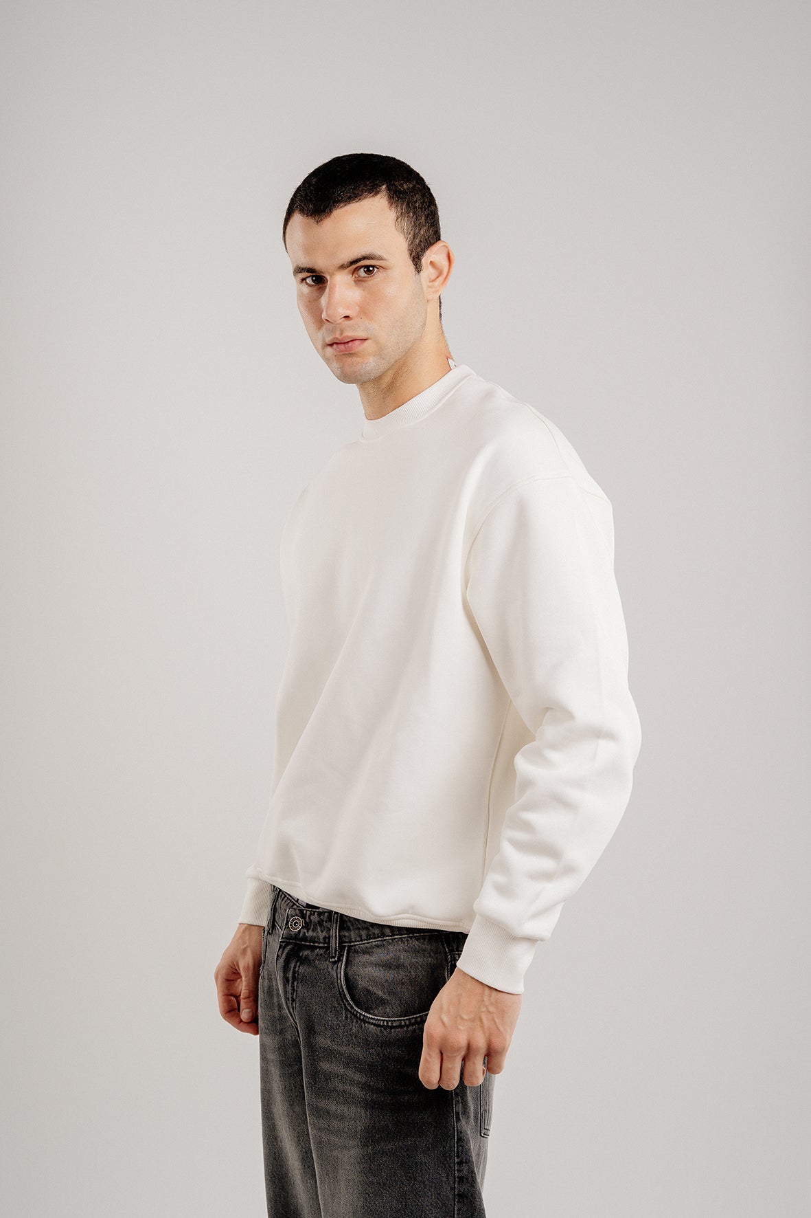 WHITE CREW NECK