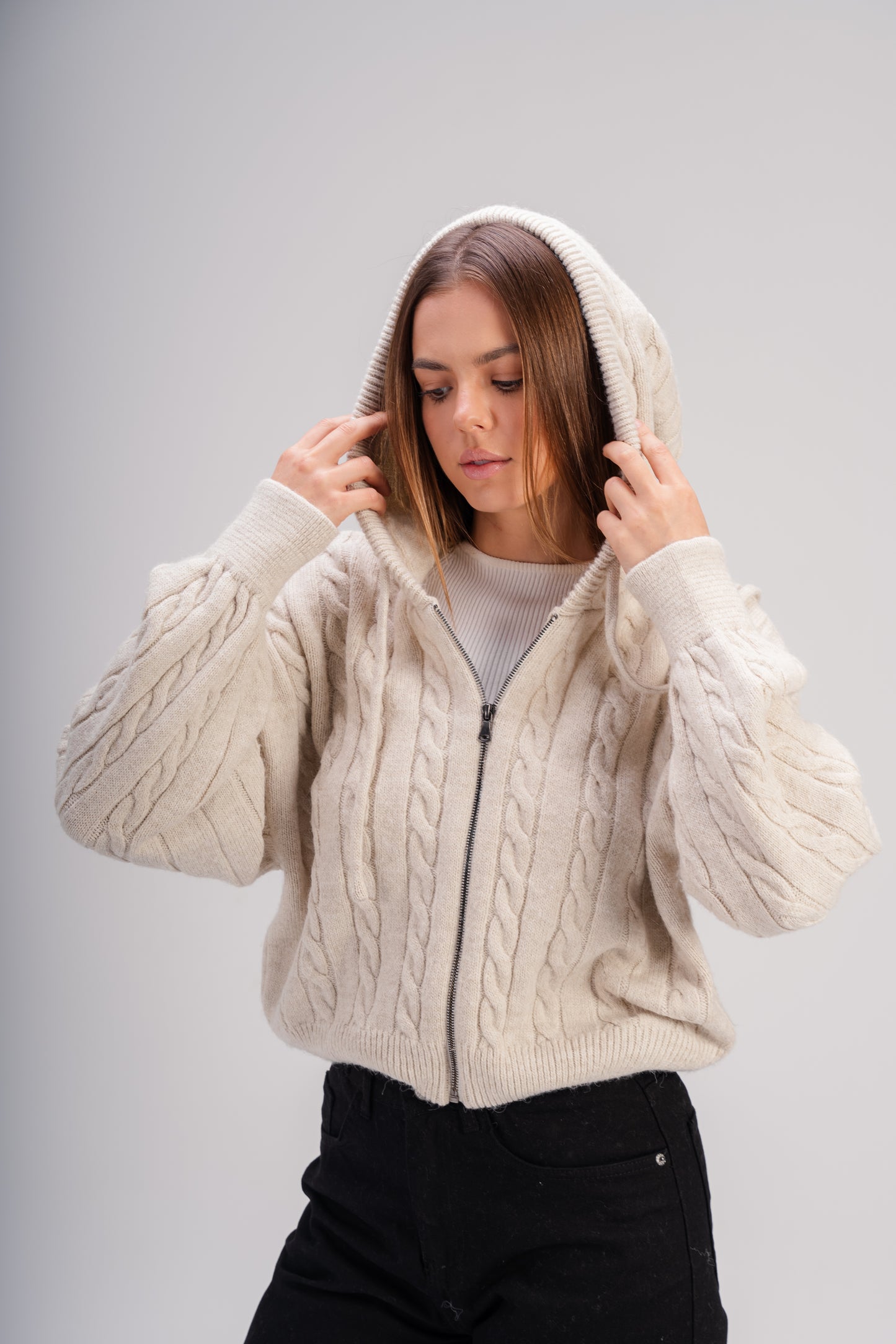 Women’s Cable Knit Zip Sweater – Light Beige