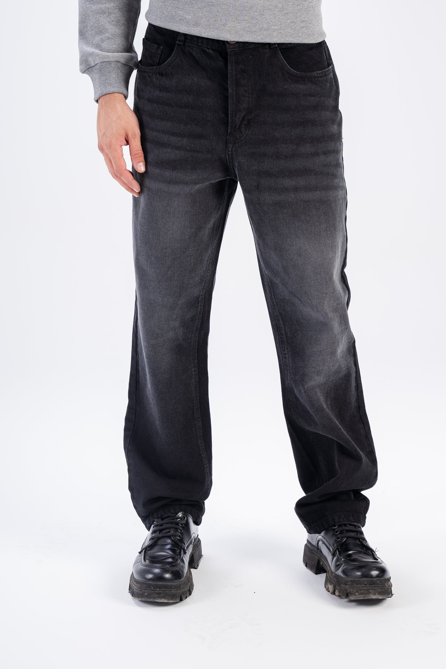 Relaxed-Fit Jeans in Black