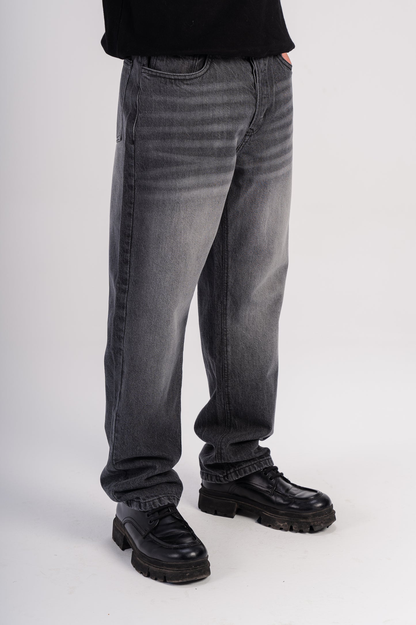 Relaxed-Fit Jeans in gray