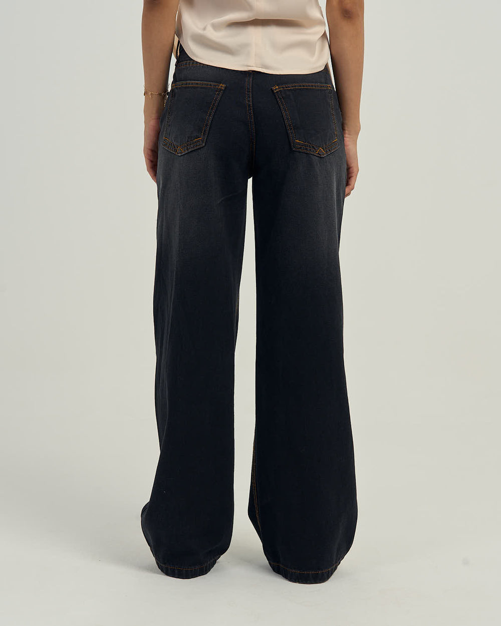 Women's Wide-Leg Relaxed Jeans in Washed Black